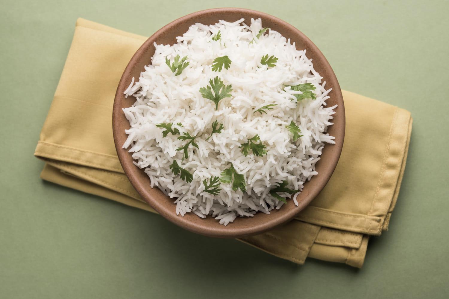 Astuces simples et rapides pour réchauffer du riz!