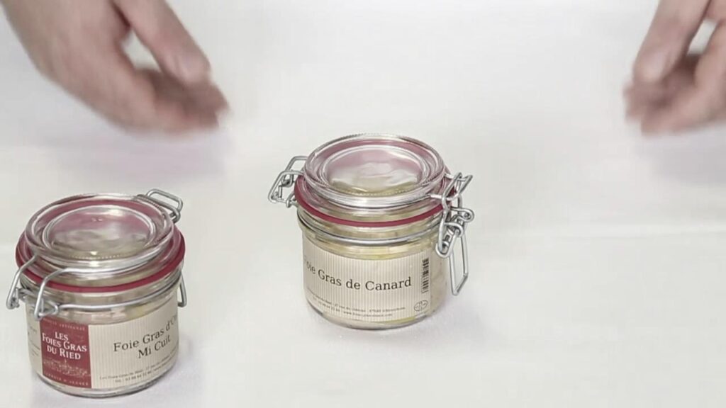 Comment ouvrir un bocal de foie gras: une étape facile et délicieuse!